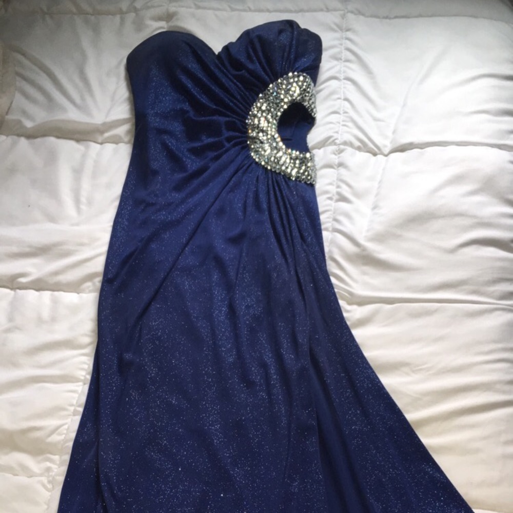 Elegant blue prom dress!